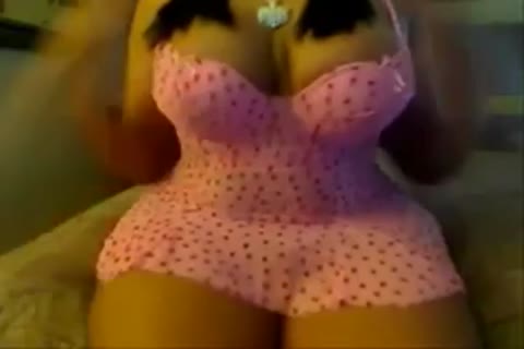 Redbone Lady Has A weenie